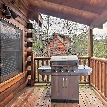 Romantic Cabin With Hot Tub In Pigeon Forge! 外观 照片