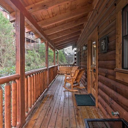 Romantic Cabin With Hot Tub In Pigeon Forge! 外观 照片