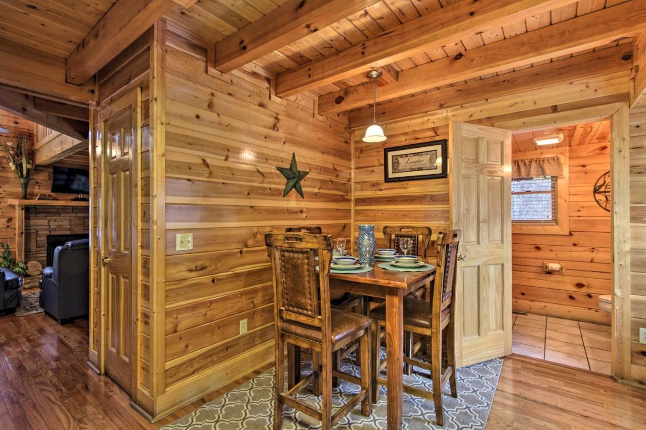 Romantic Cabin With Hot Tub In Pigeon Forge! 外观 照片