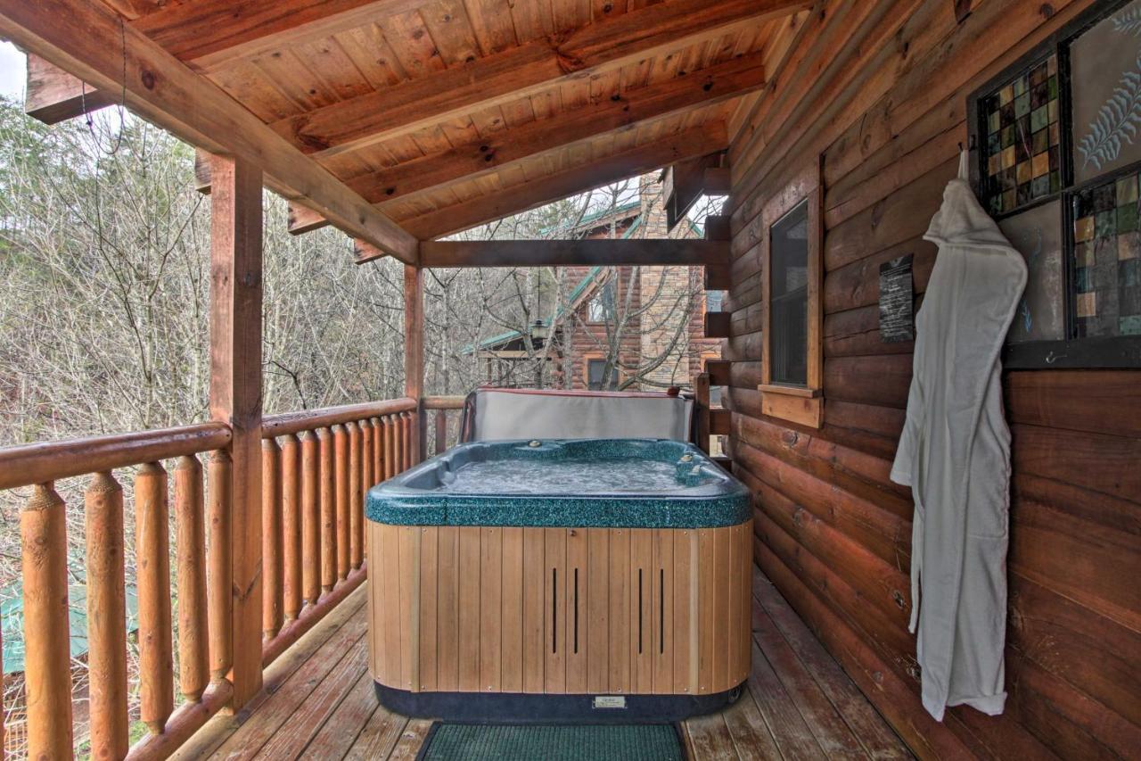 Romantic Cabin With Hot Tub In Pigeon Forge! 外观 照片