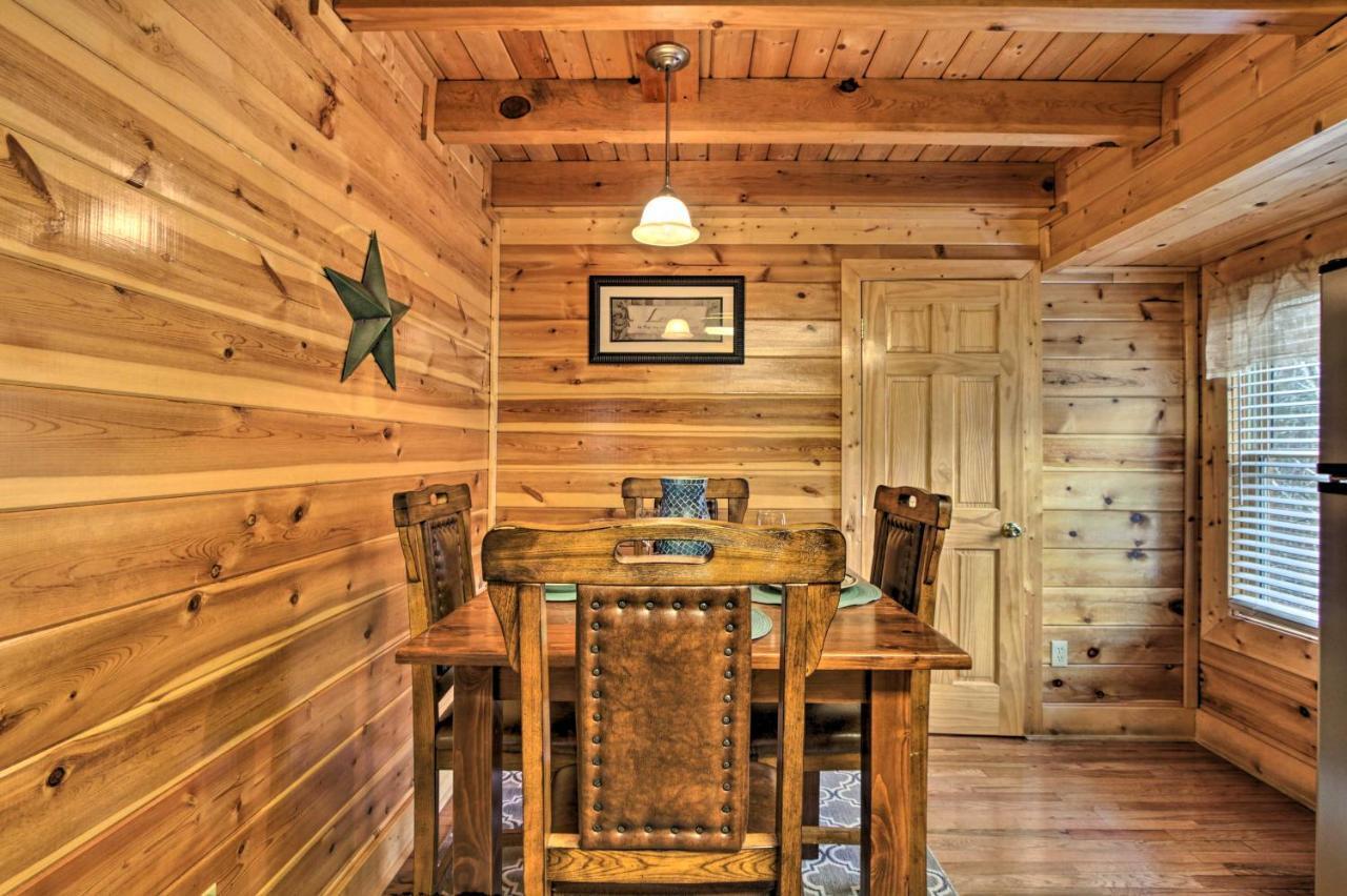 Romantic Cabin With Hot Tub In Pigeon Forge! 外观 照片