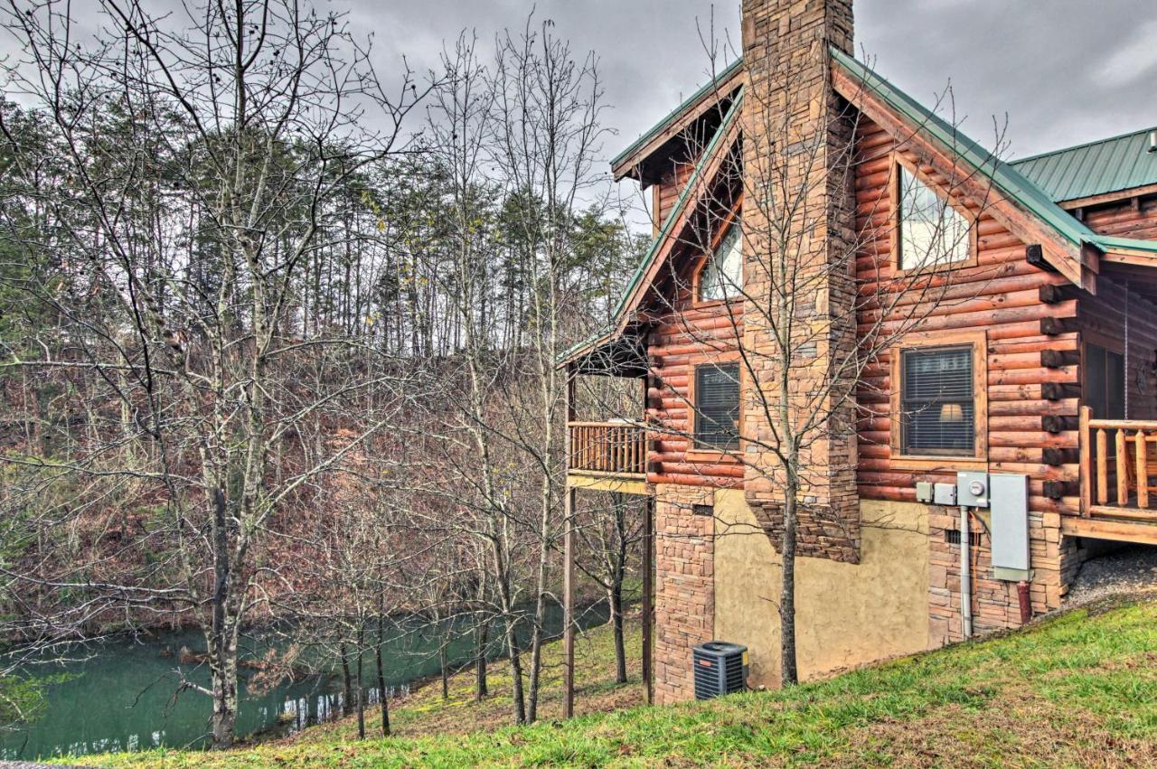 Romantic Cabin With Hot Tub In Pigeon Forge! 外观 照片